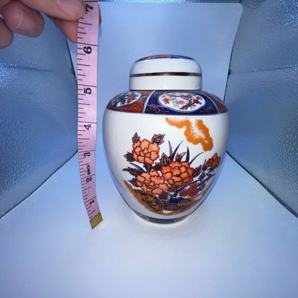 Imari Ware hand painted vintage ginger jar - Picture 4 of 6